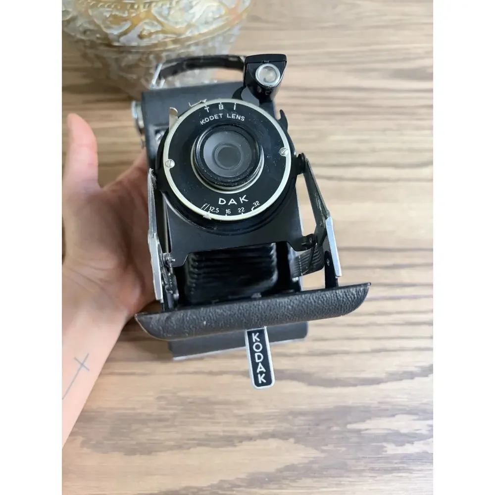 Vintage 1940s Kodak Vigilant Junior Six-16 Kodet Lens Dak Shutter Folding Camera